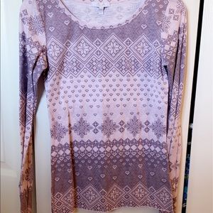 Medium thin long sleeve tee